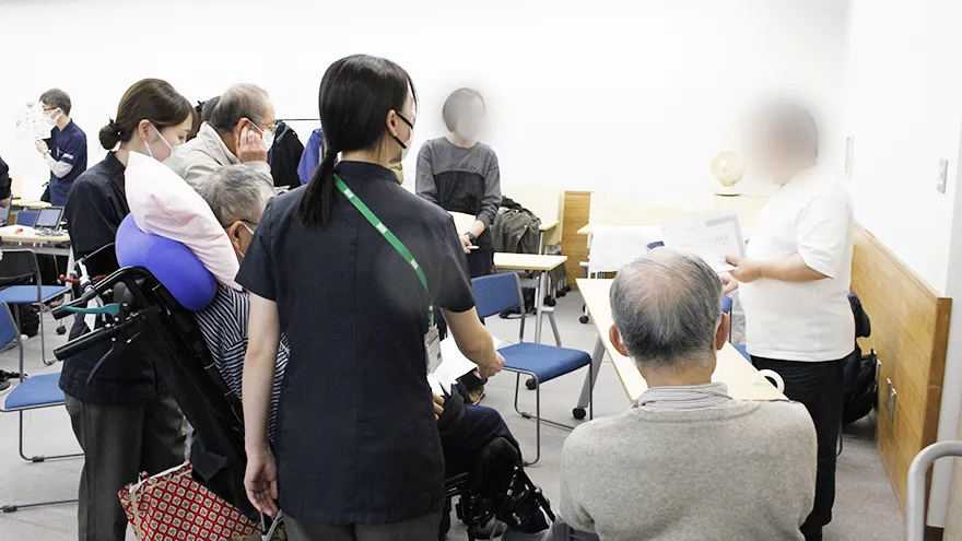 意思伝達装置ハンズオン講習の風景