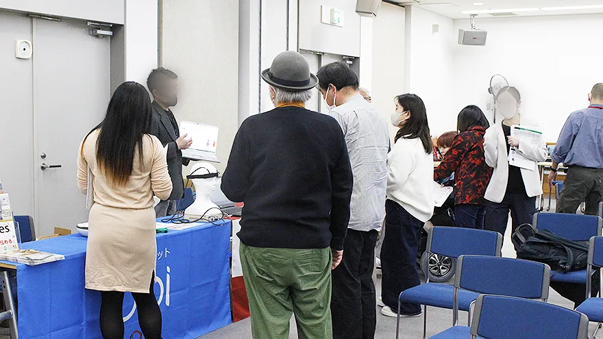 意思伝達装置ハンズオン講習の風景